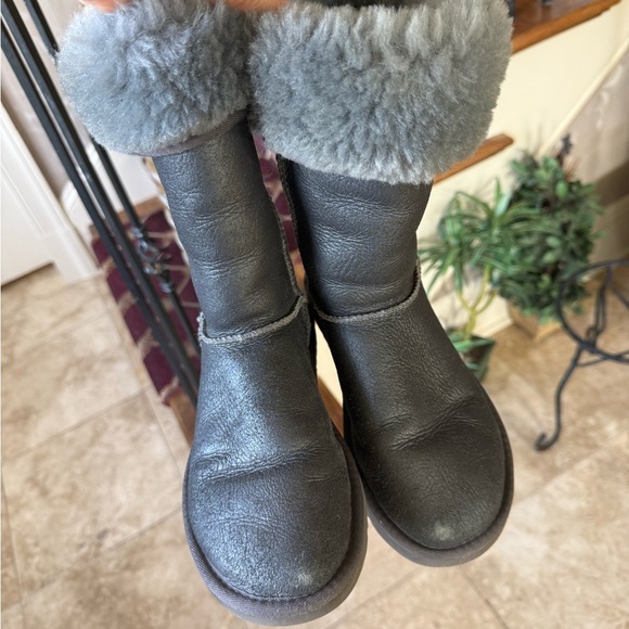 UGGs ladies slate gray size 5 very good condition cool grey color. - Picture 10 of 15